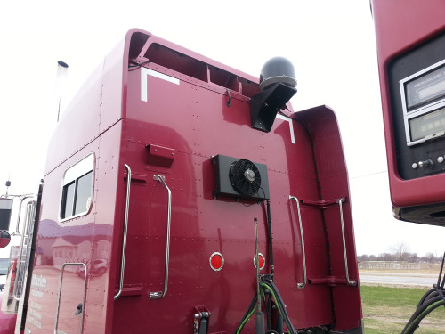 Rear Cab Mount on Truck Cab with Satellite Antenna